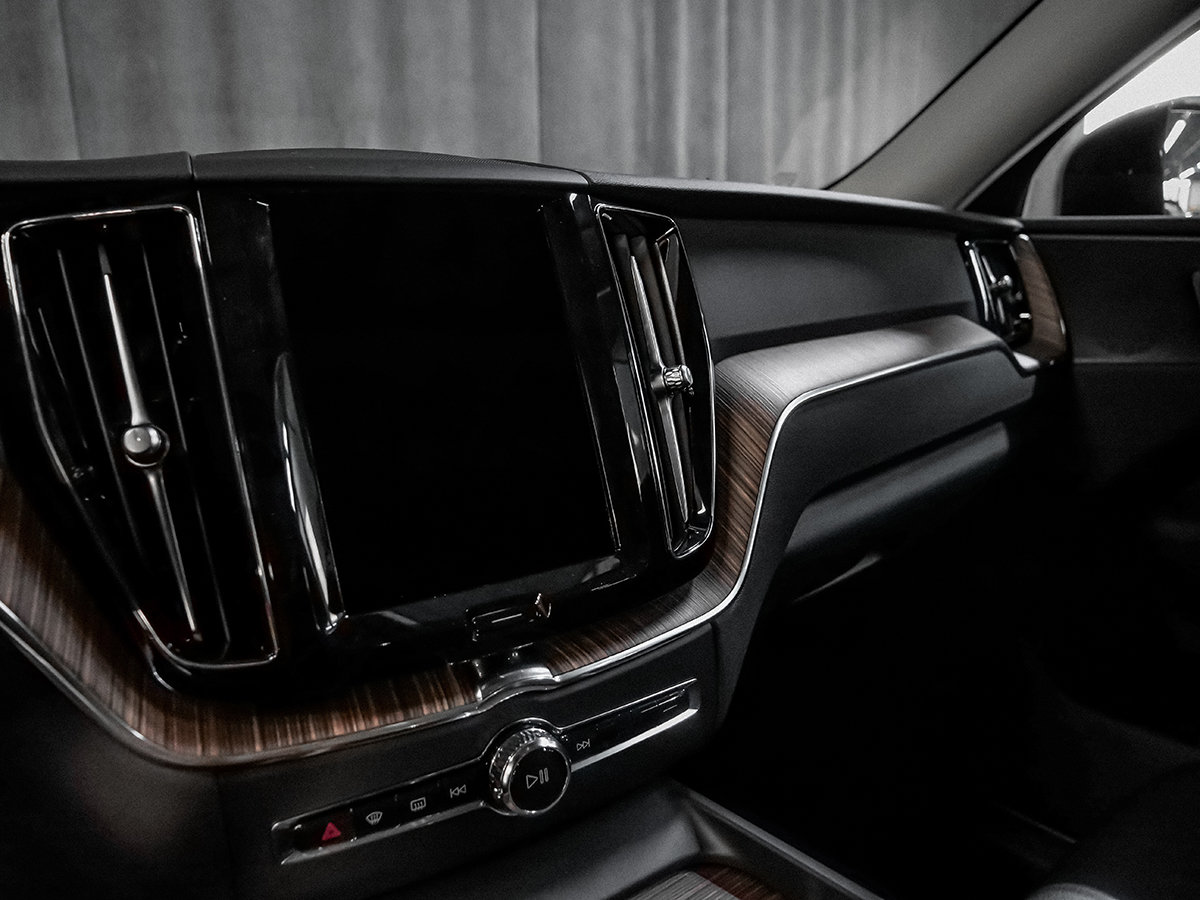 2023 Volvo XC60 PLUS DARK THEME-13
