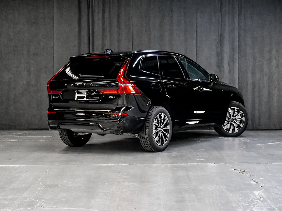 2023 Volvo XC60 PLUS DARK THEME-4