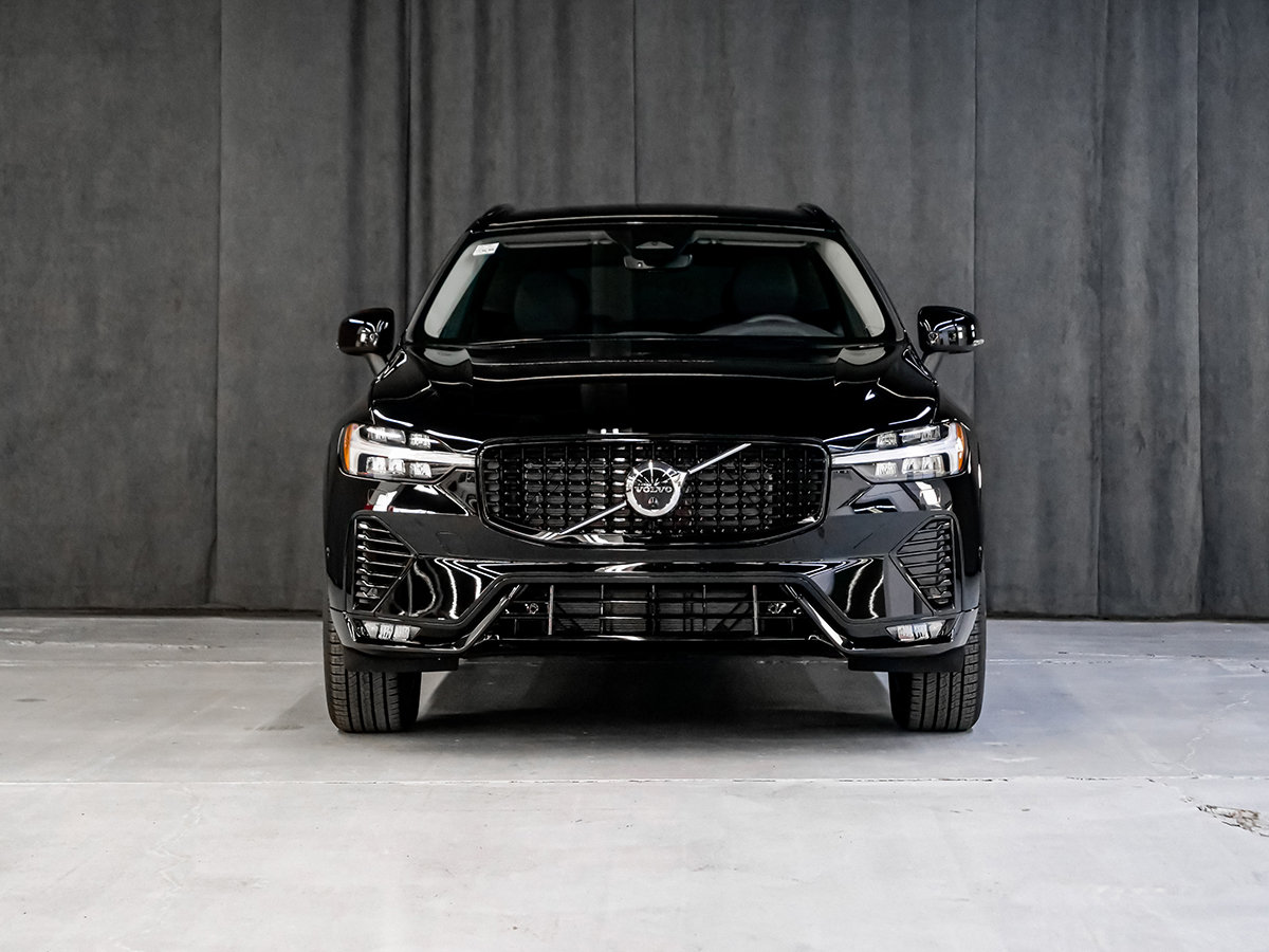 2023 Volvo XC60 PLUS DARK THEME-7