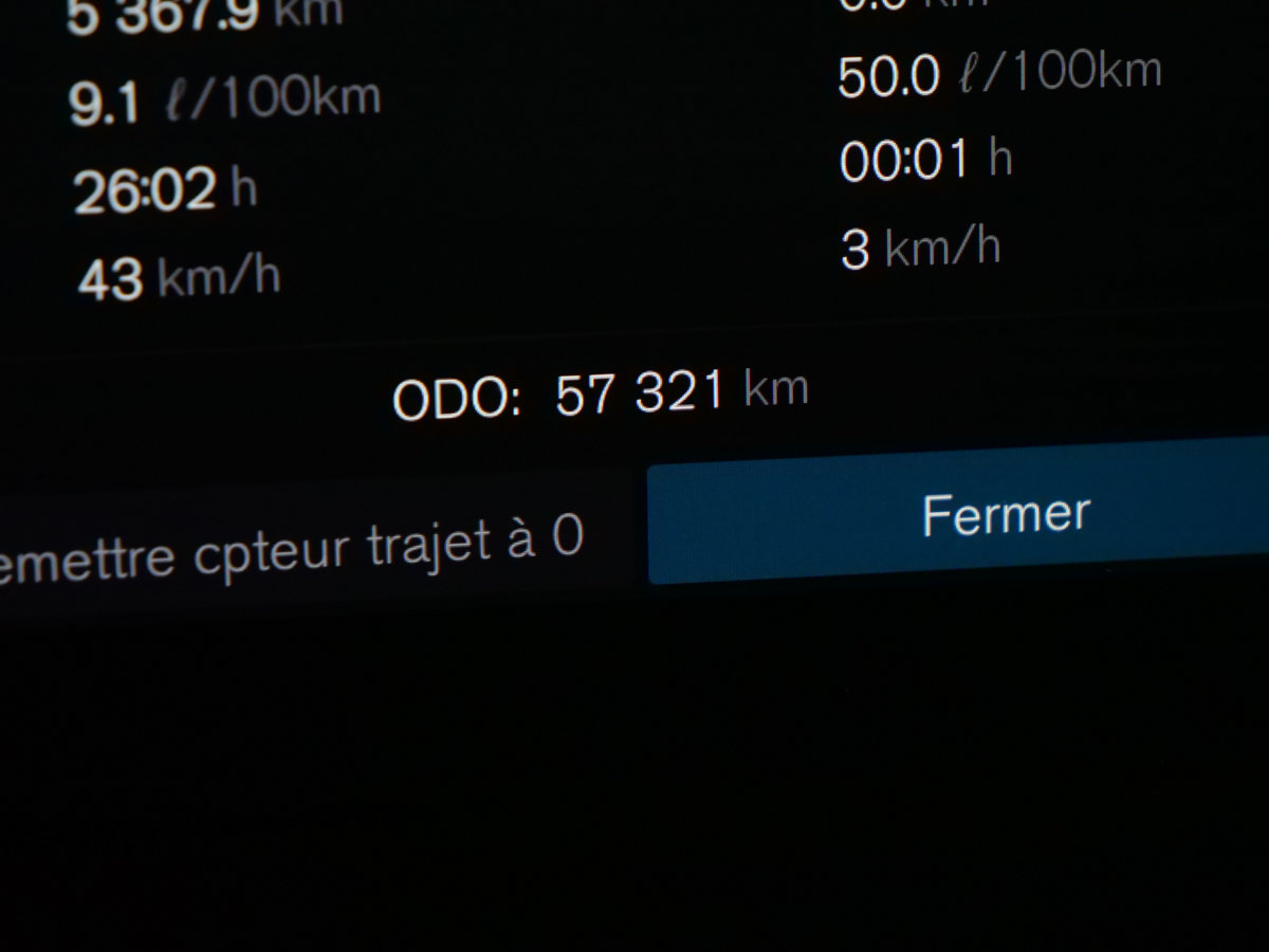 Volvo XC60 ULTIMATE BRIGHT THEME 2023-10