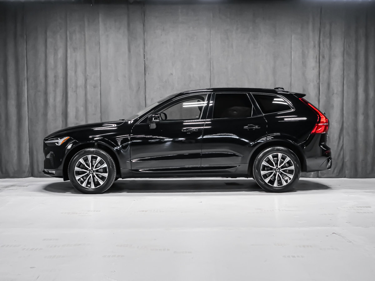Volvo XC60 PLUS DARK THEME 2023-2