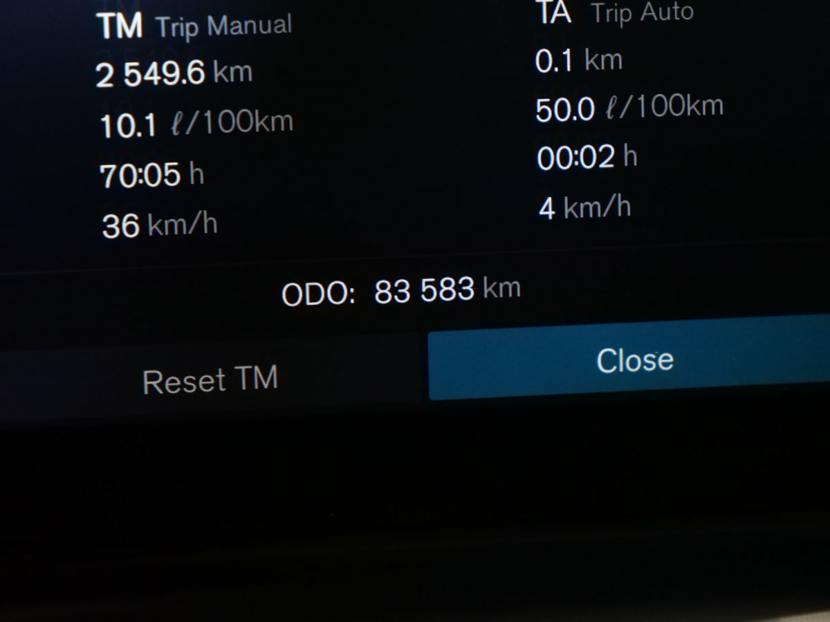Volvo XC60 PLUS DARK THEME 2023-9