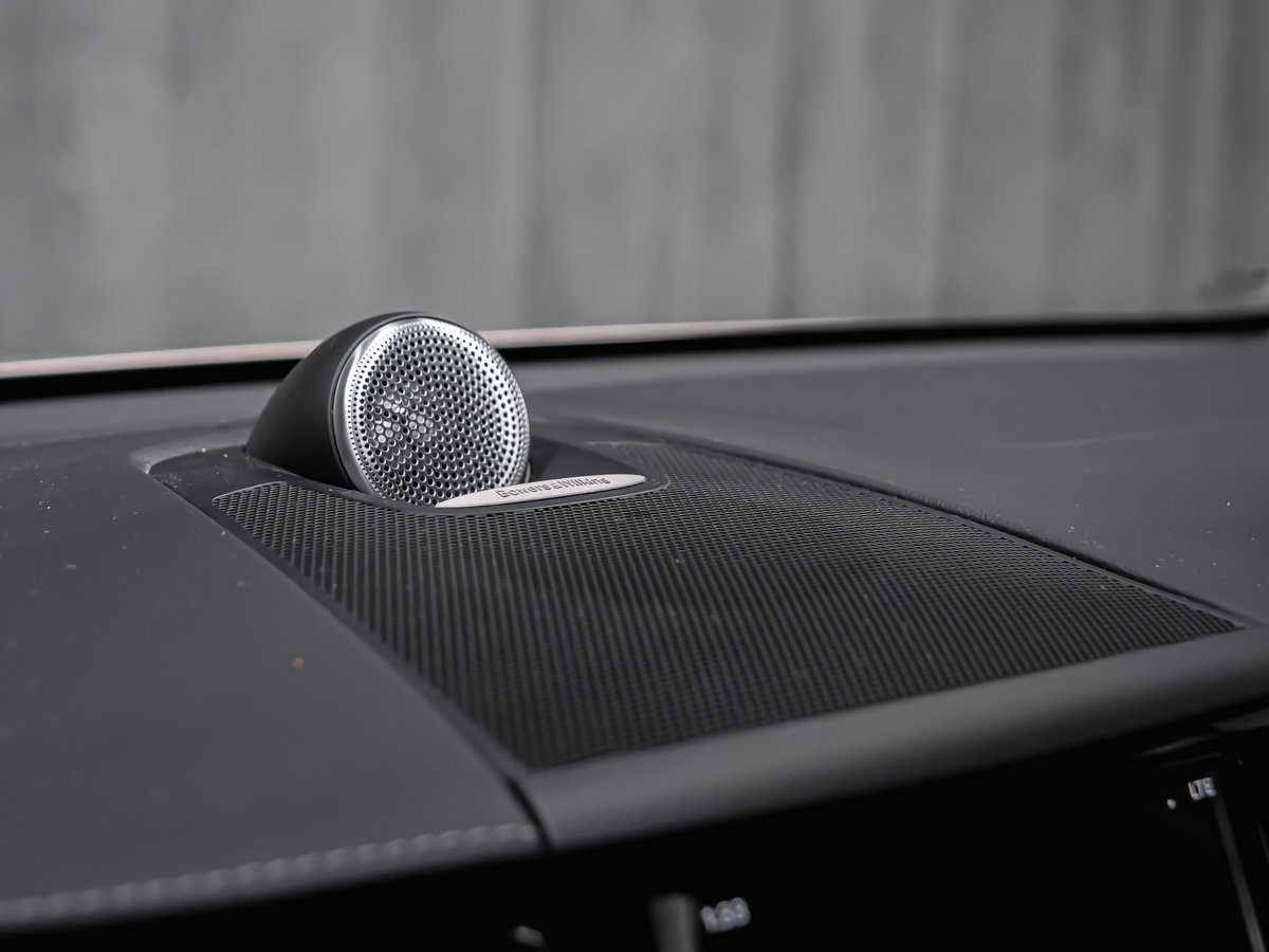2023 Volvo XC60 Ultimate Dark Theme-10