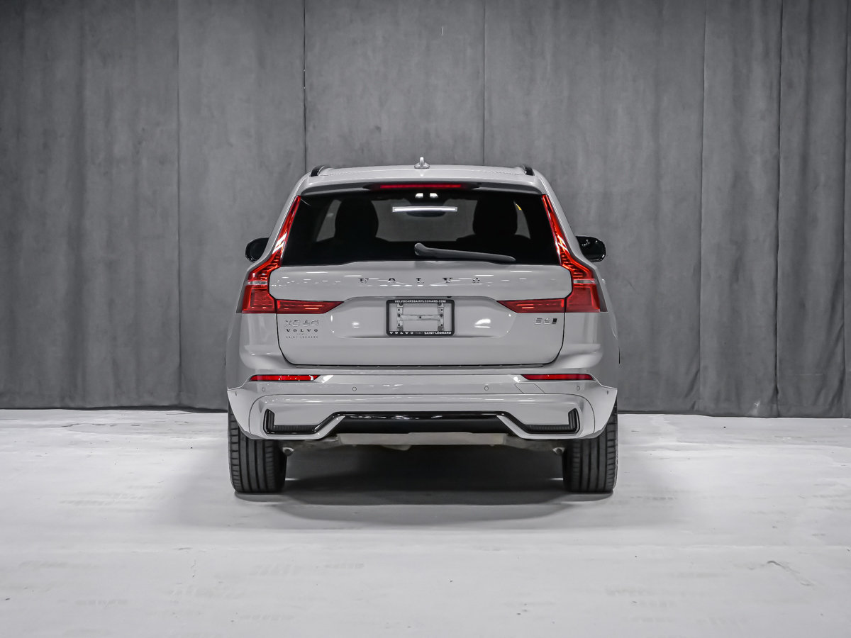 Volvo XC60 Ultimate Dark Theme 2023-4