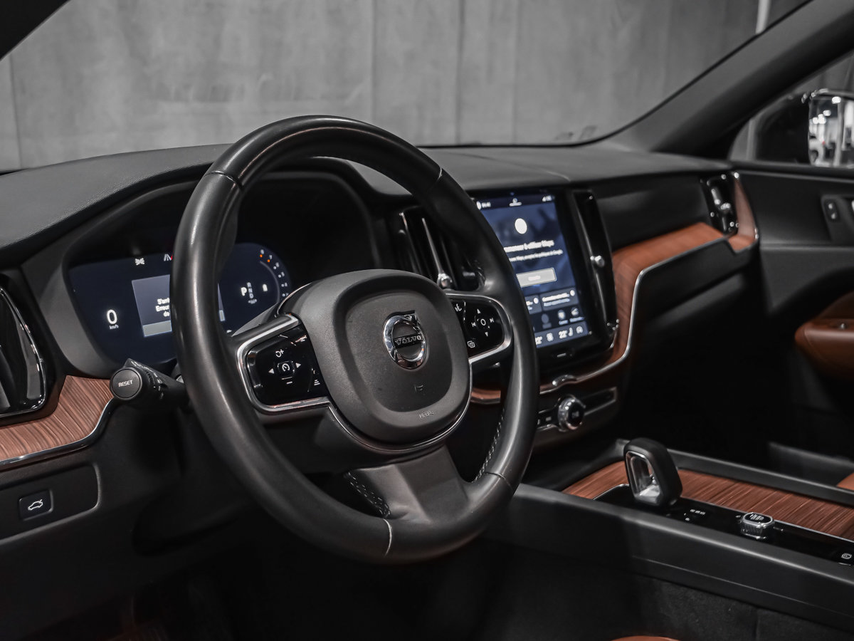 2023 Volvo XC60 PLUS BRIGHT-8