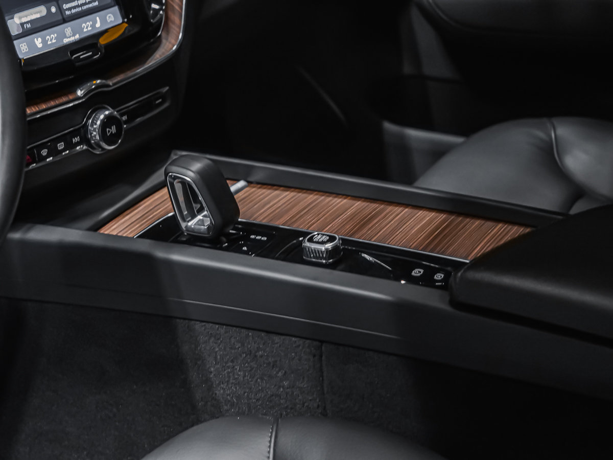 Volvo XC60 B6 PLUS BRIGHT CLIMAT HARMAN KARDON 2023-6