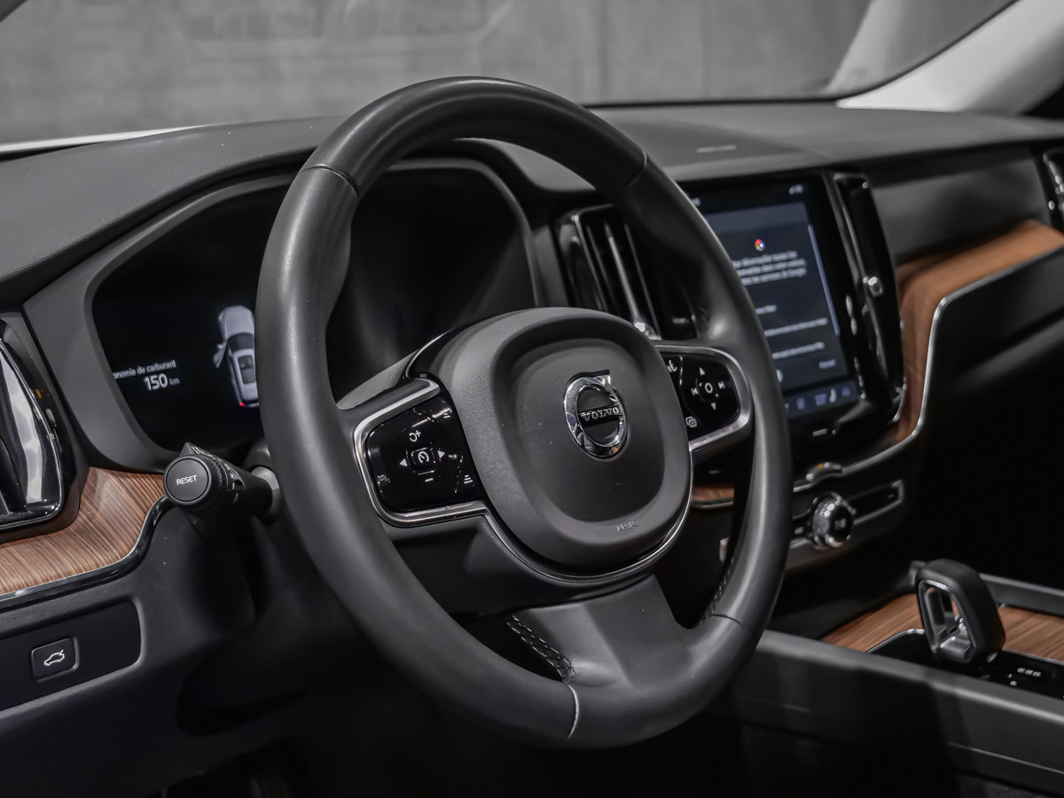 2024 Volvo XC60 B5 PLUS DARK CLIMAT HARMAN KARDON-6