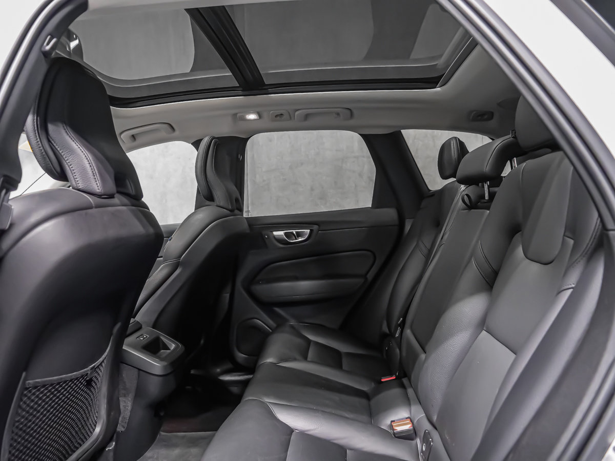 2024 Volvo XC60 B5 PLUS DARK CLIMAT HARMAN KARDON-12