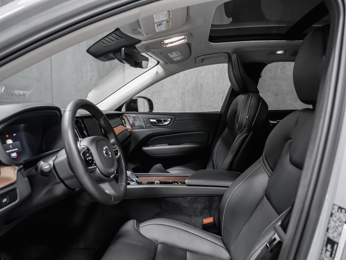 2024 Volvo XC60 Ultimate Dark Theme-13