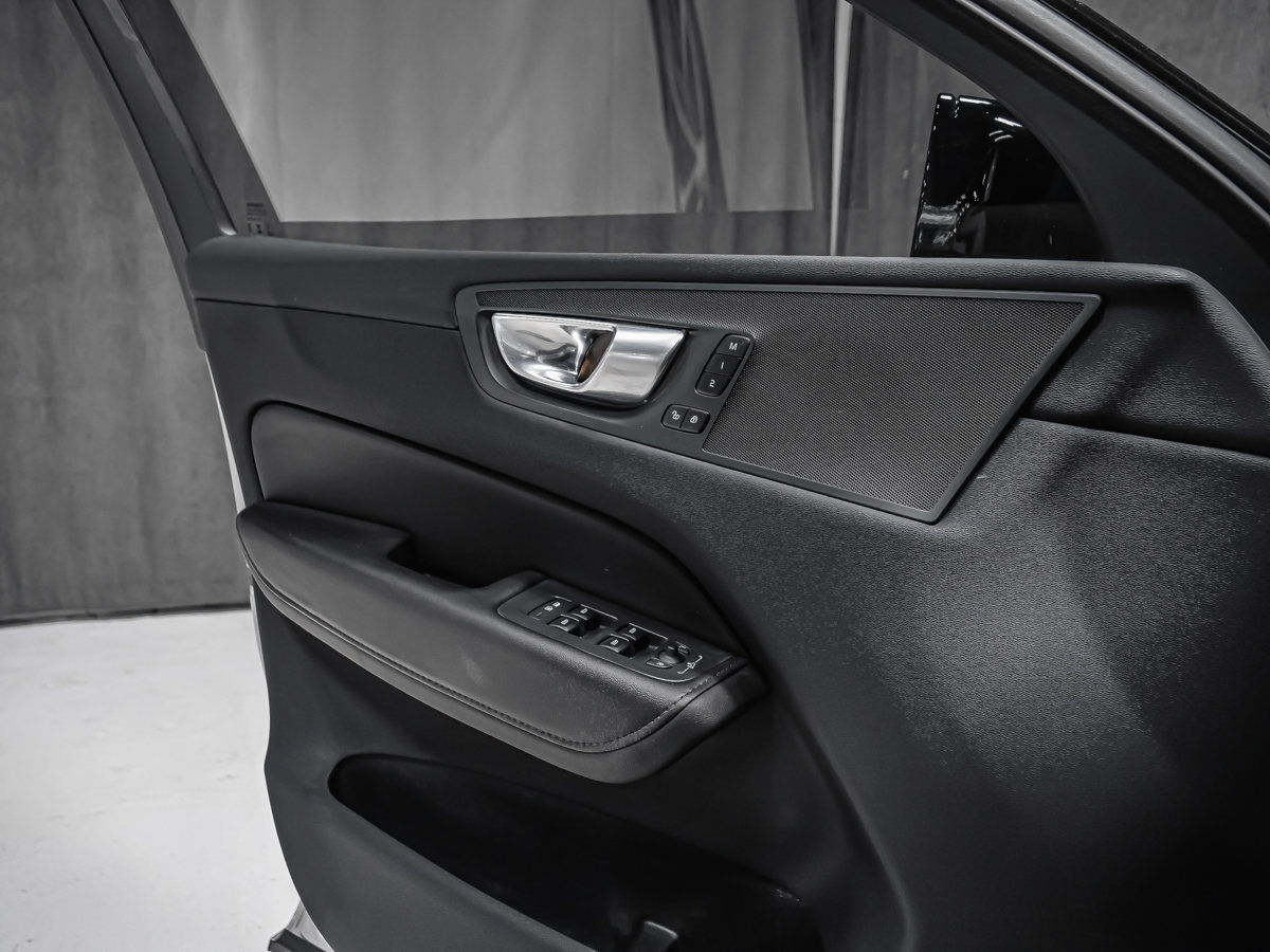 Volvo XC60 B5 PLUS DARK CLIMATE 2024-9