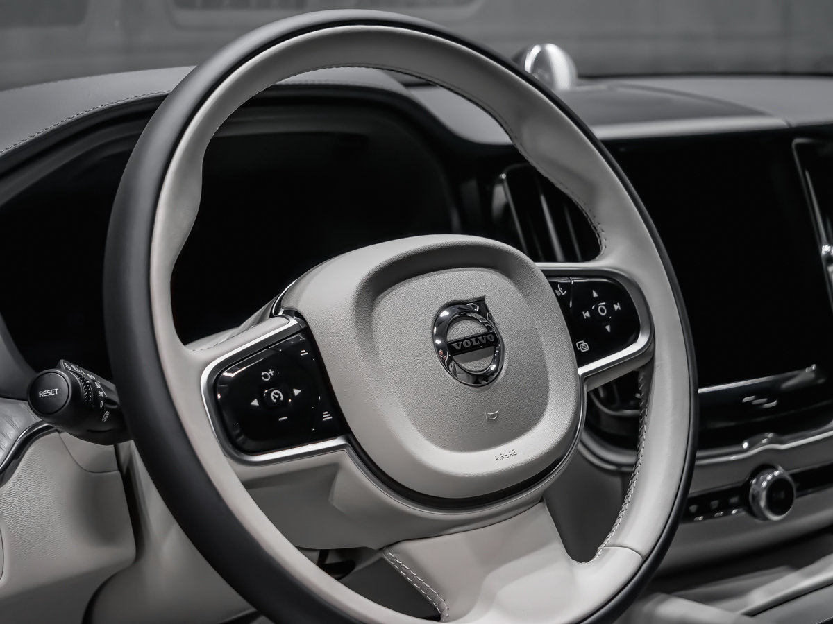 Volvo XC60 Ultra 2025-8