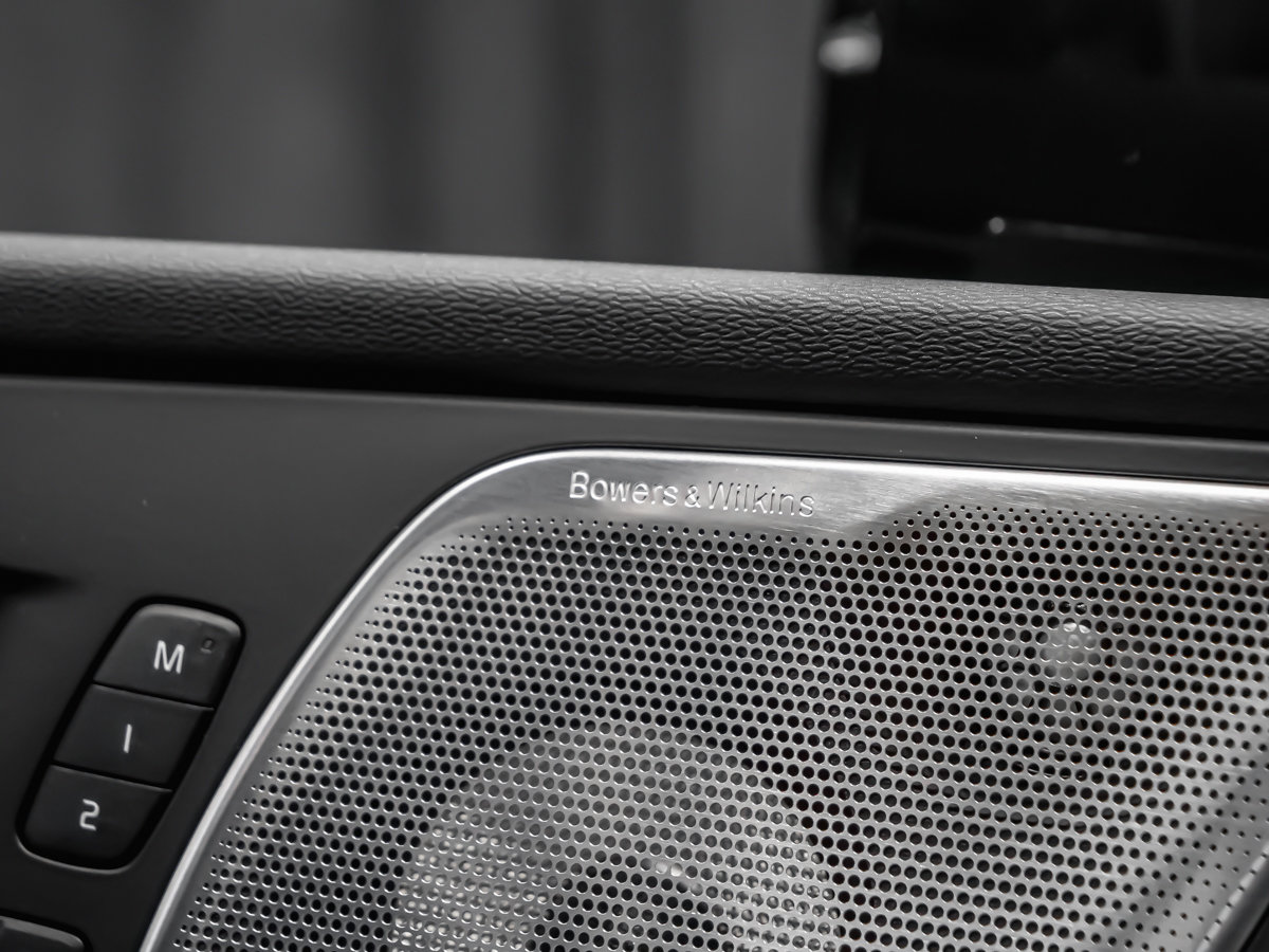 Volvo XC60 Ultra 2025-10