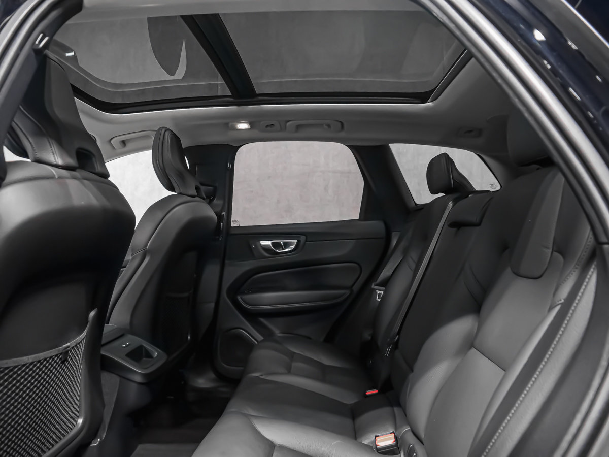 Volvo XC60 B5 PLUS DARK CLIMATE HARMAN KARDON 2025-13