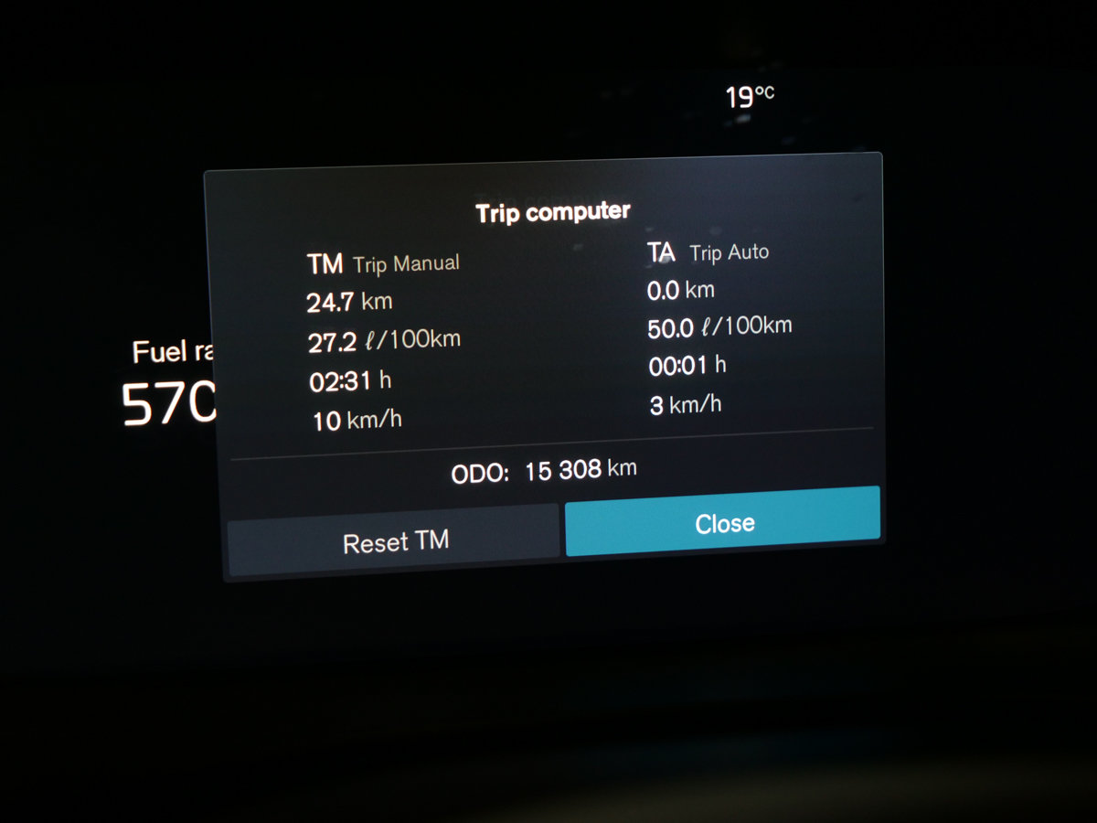 Volvo XC60 B5 PLUS DARK CLIMATE 2025-11