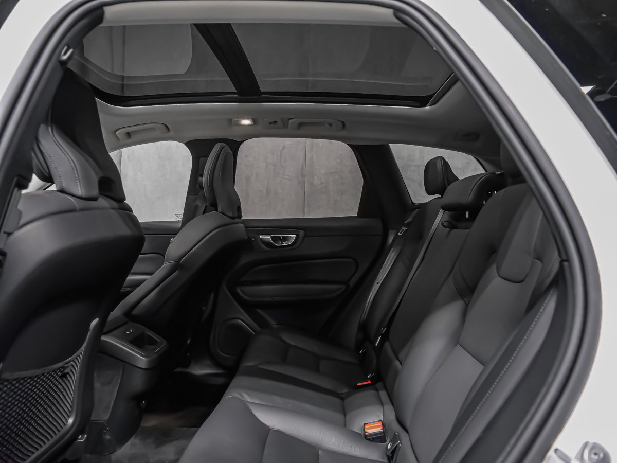 Volvo XC60 B5 PLUS DARK CLIMAT MAGS 20PO 2025-9
