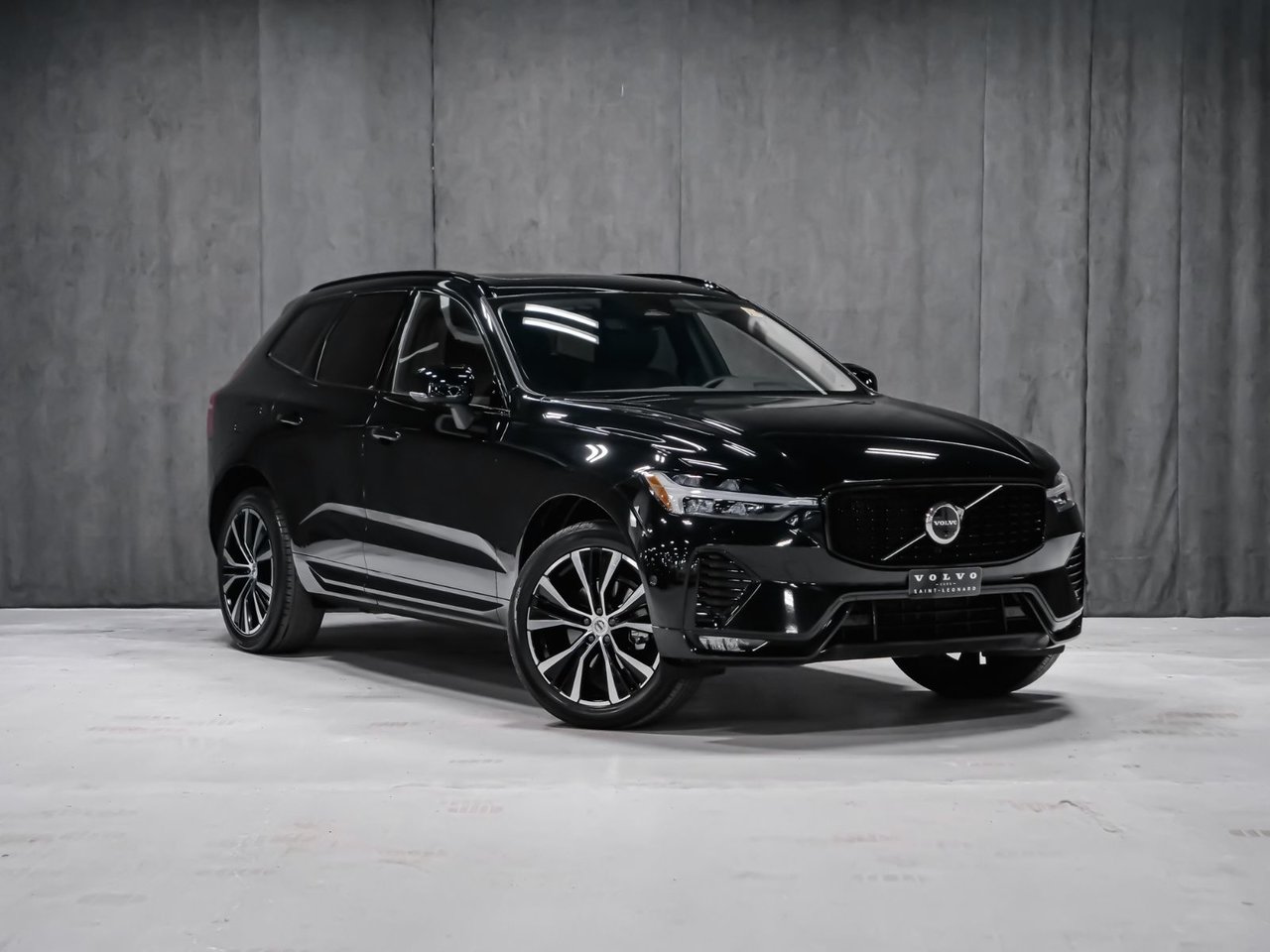 2025 Volvo XC60 B5 PLUS DARK CLIMATE-1