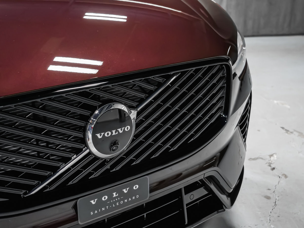 2026 Volvo XC60 Plus-12