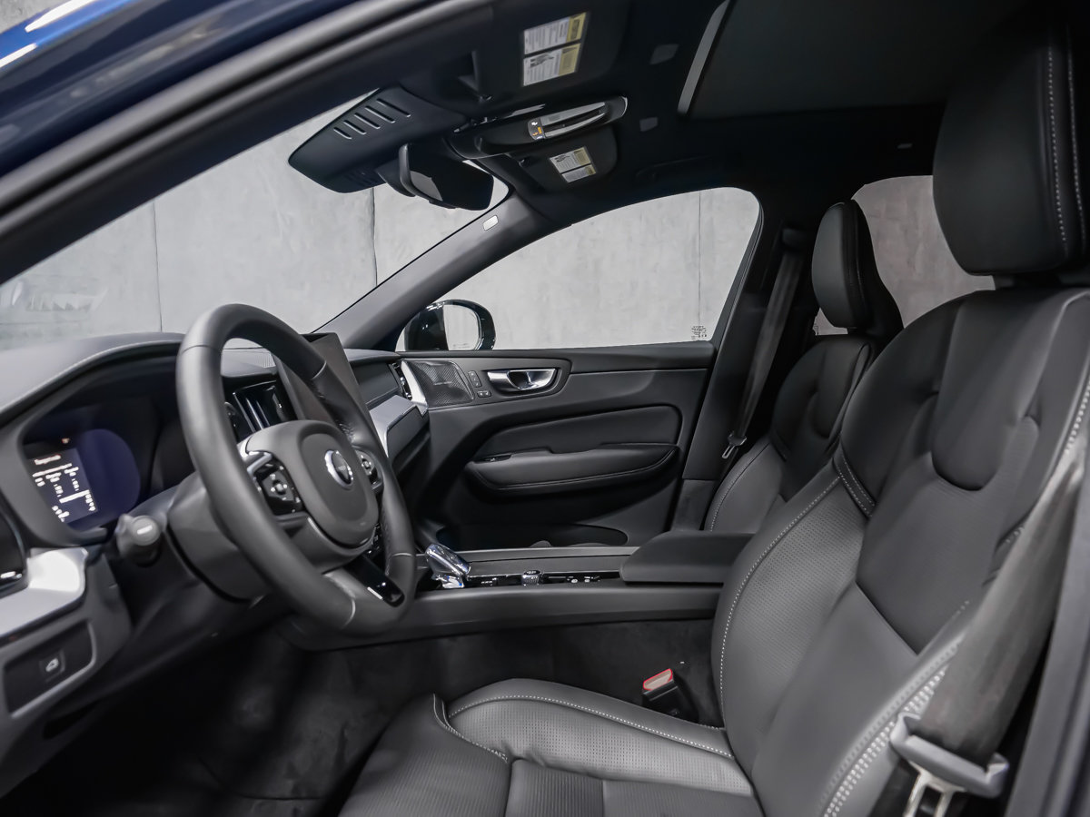 2026 Volvo XC60 Ultra Black Edition-11