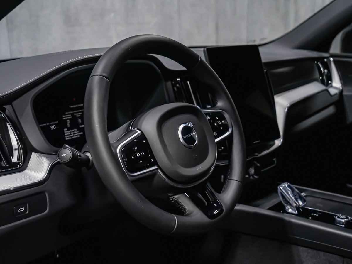 2026 Volvo XC60 Ultra Black Edition-8