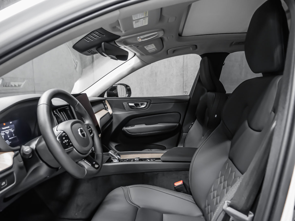Volvo XC60 Plus 2026-10