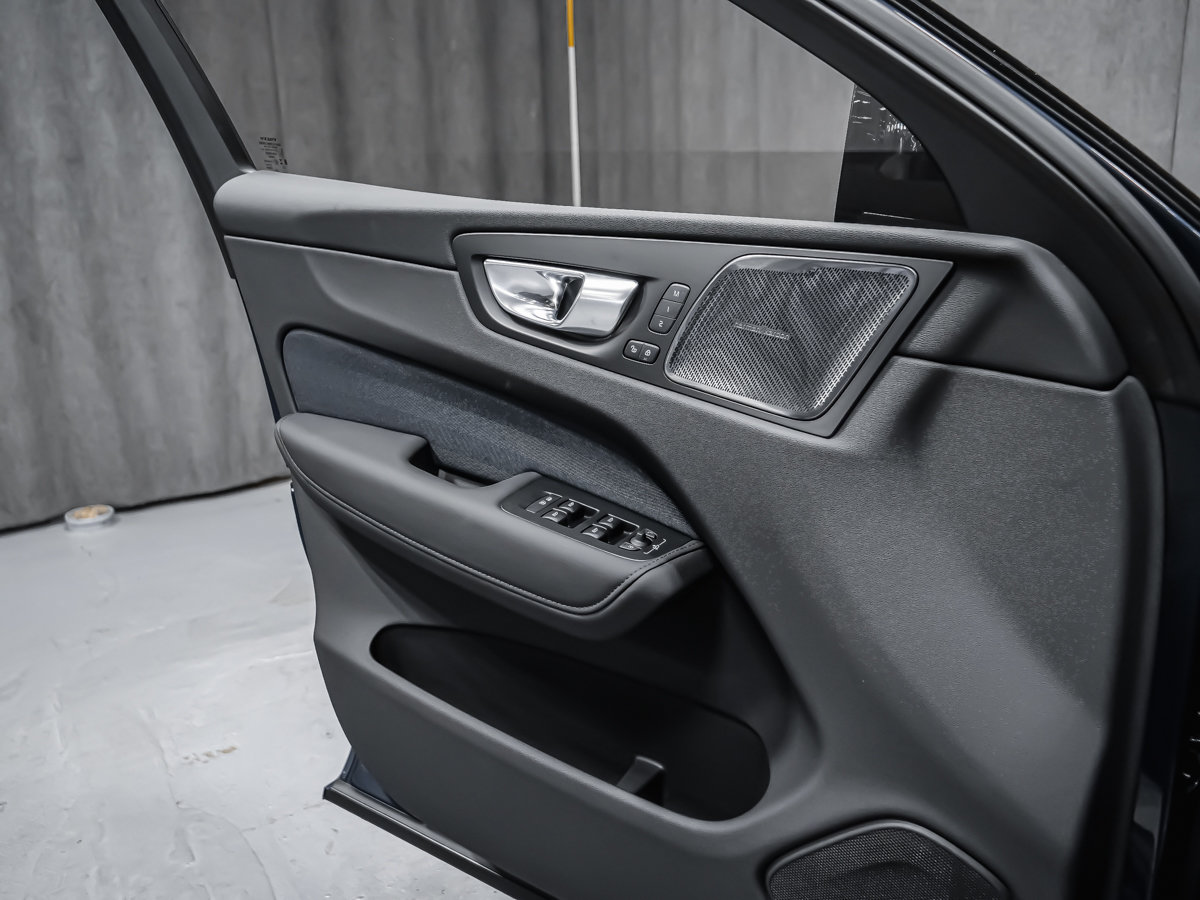 Volvo XC60 Ultra 2026-12