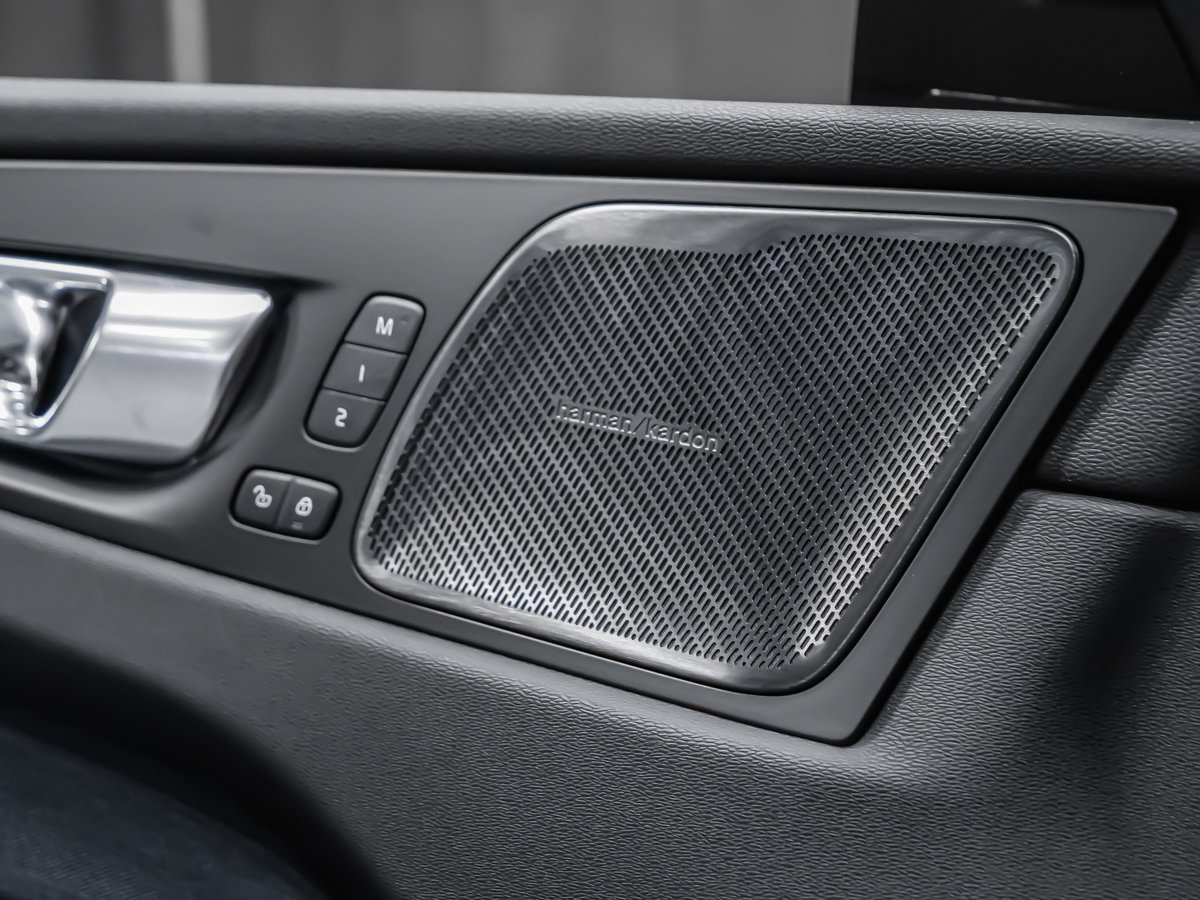 Volvo XC60 Ultra 2026-13