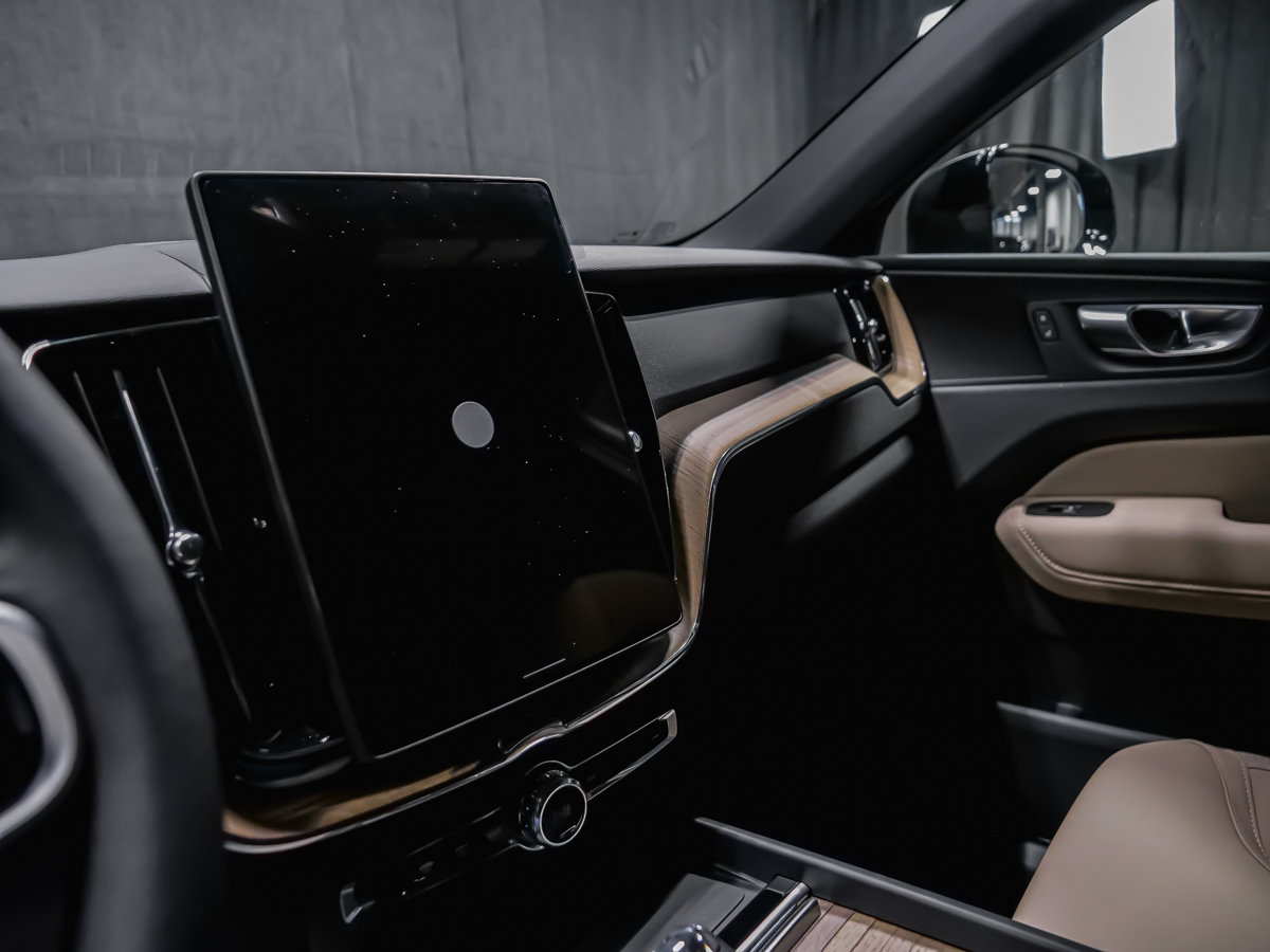 2026 Volvo XC60 Core-9