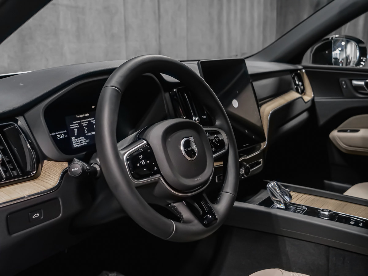 2026 Volvo XC60 Plus-8