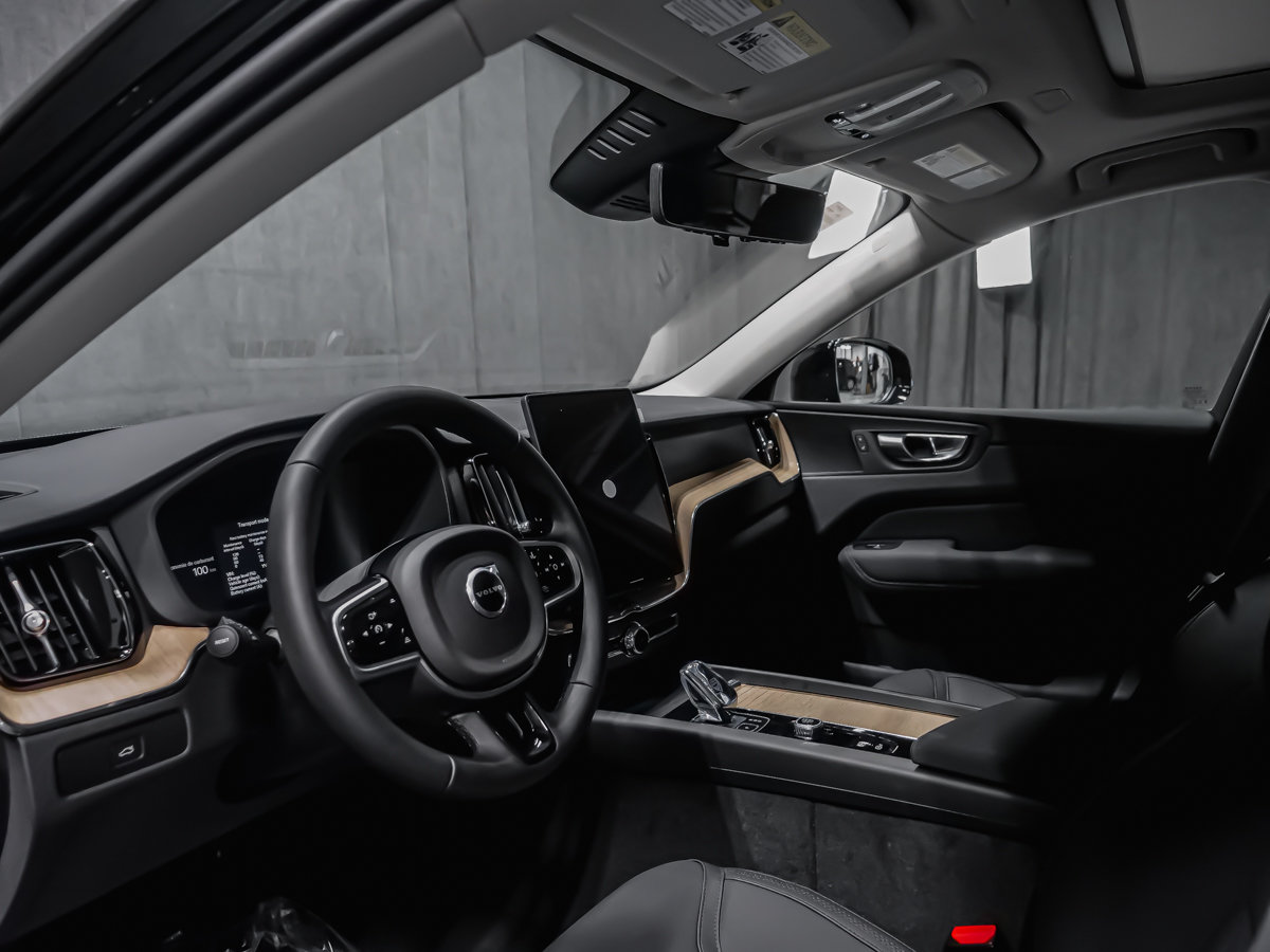 2026 Volvo XC60 Plus-5