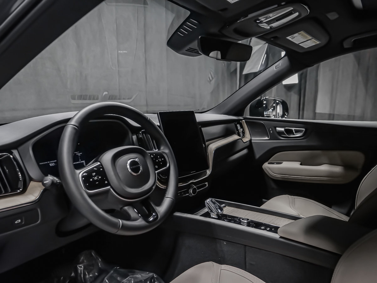 2026 Volvo XC60 Plus-6