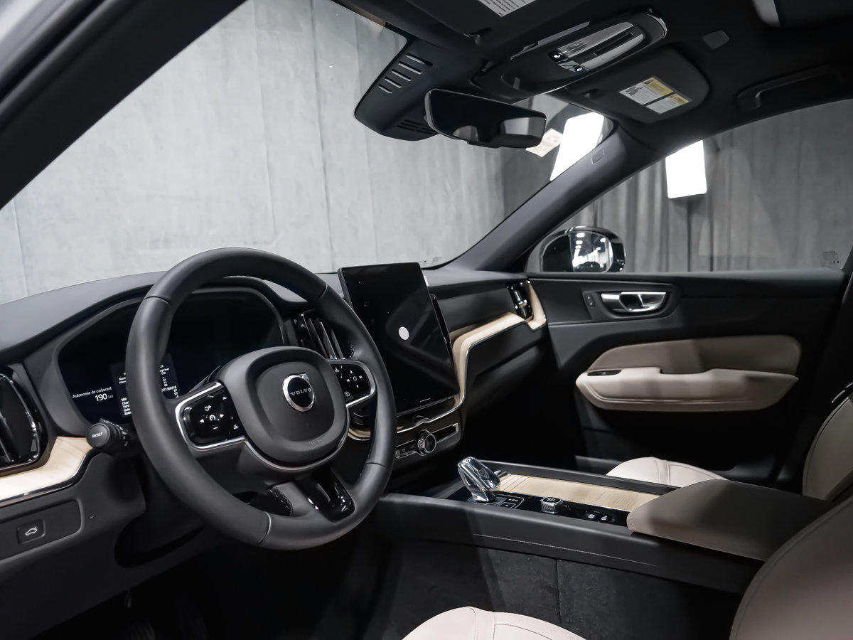 2026 Volvo XC60 Plus-6