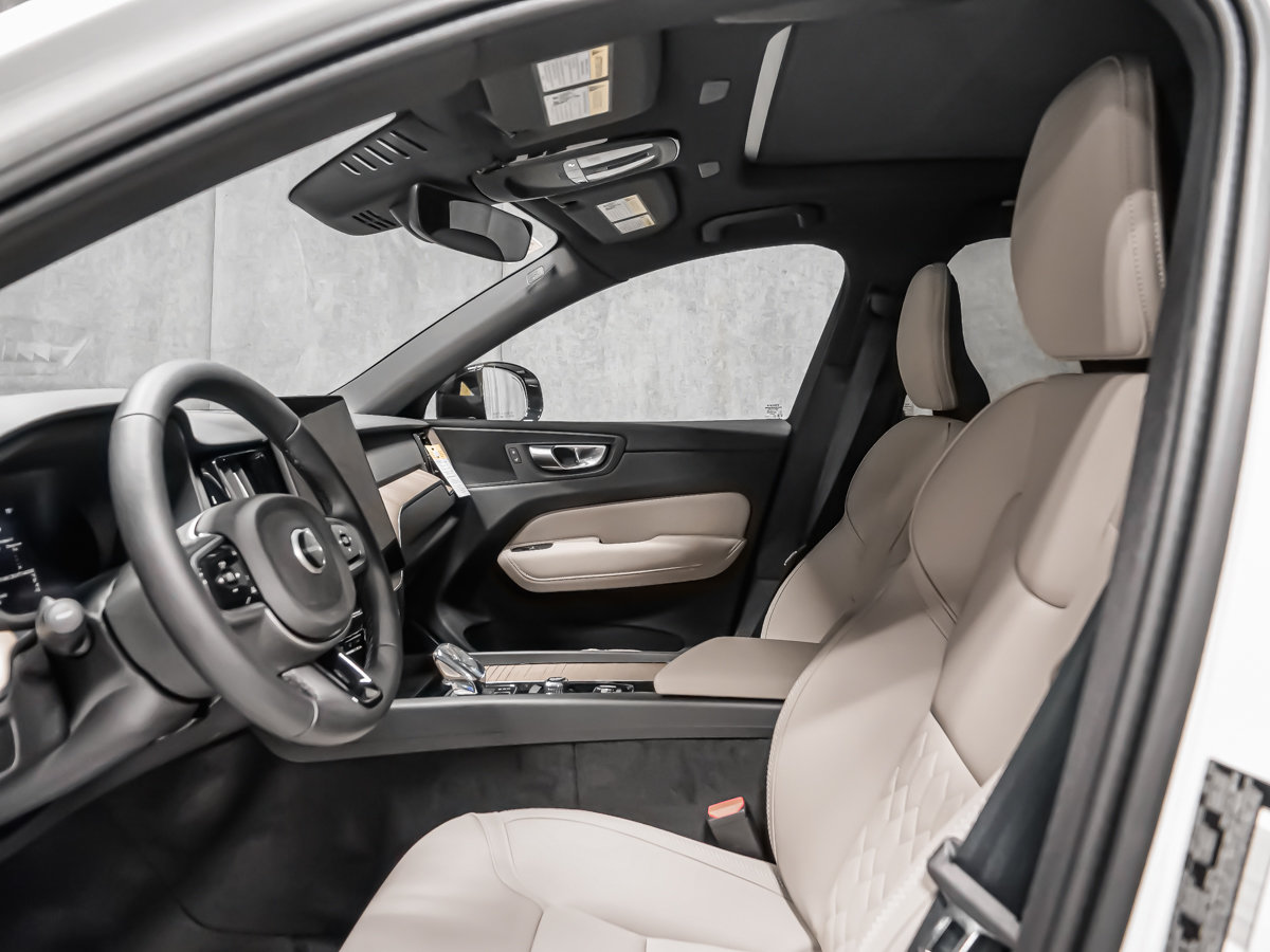 Volvo XC60 Core 2026-10