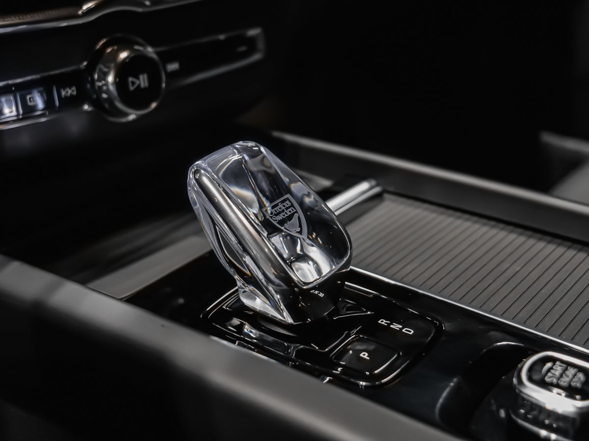 2026 Volvo XC60 Ultra Black Edition-11