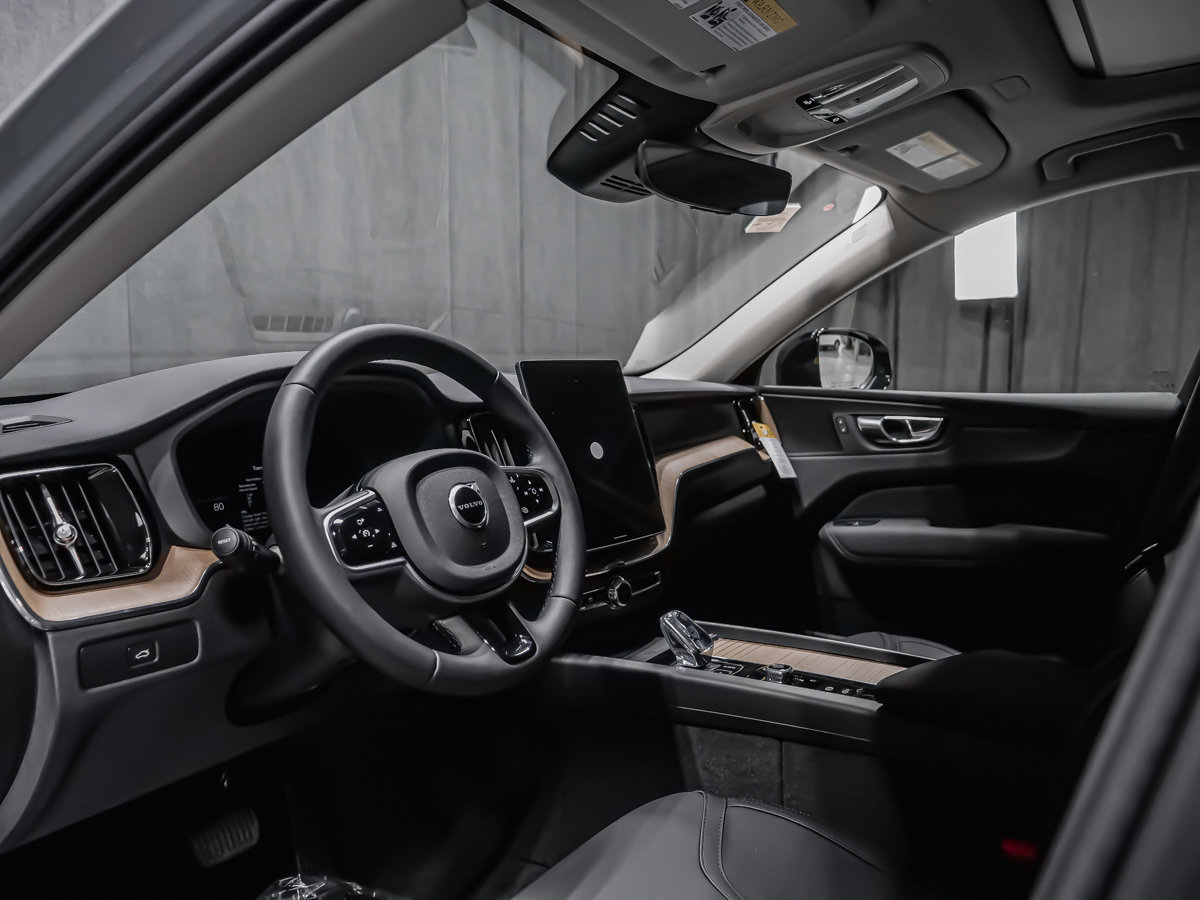 2026 Volvo XC60 Plus-5