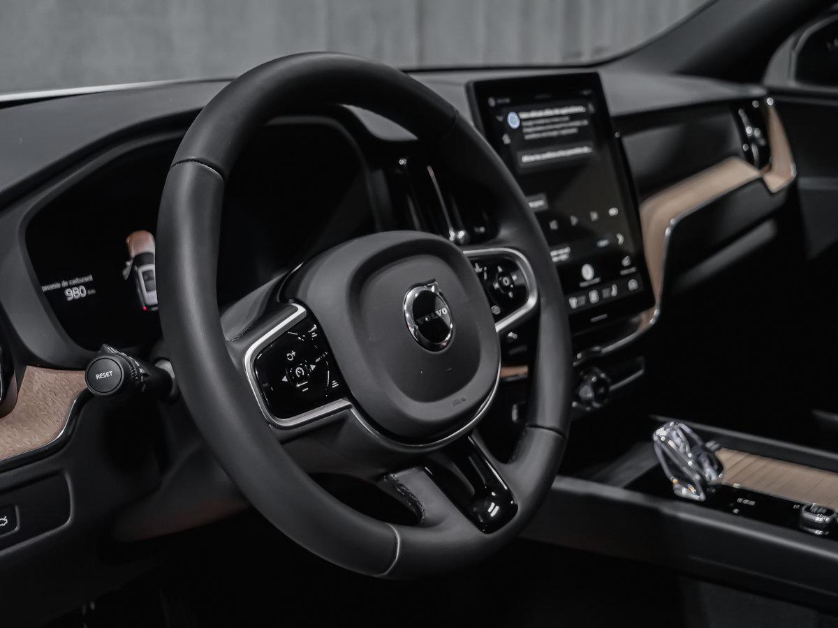 2026 Volvo XC60 Plus-7