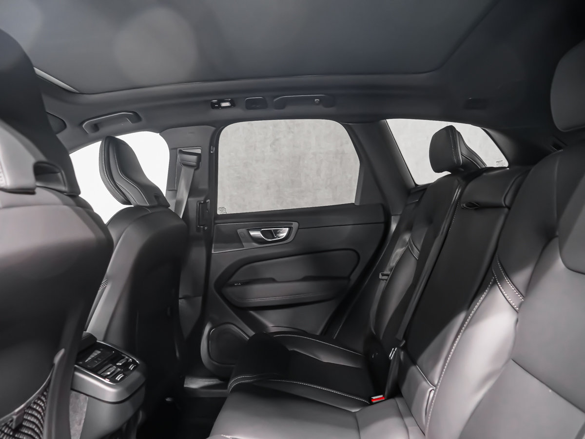2026 Volvo XC60 Ultra Black Edition-15