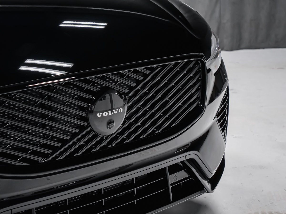 2026 Volvo XC60 Ultra Black Edition-13