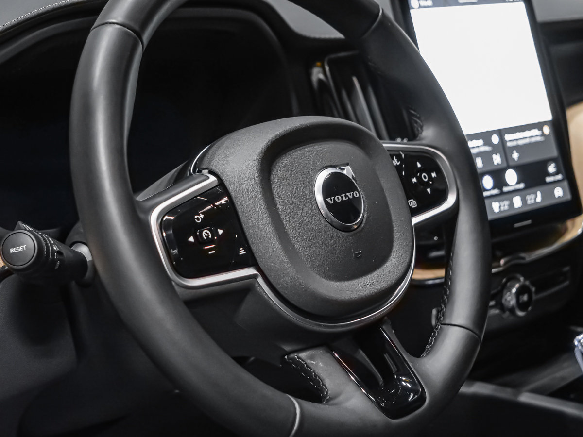 Volvo XC60 B5 ULTRA DARK 2026-7
