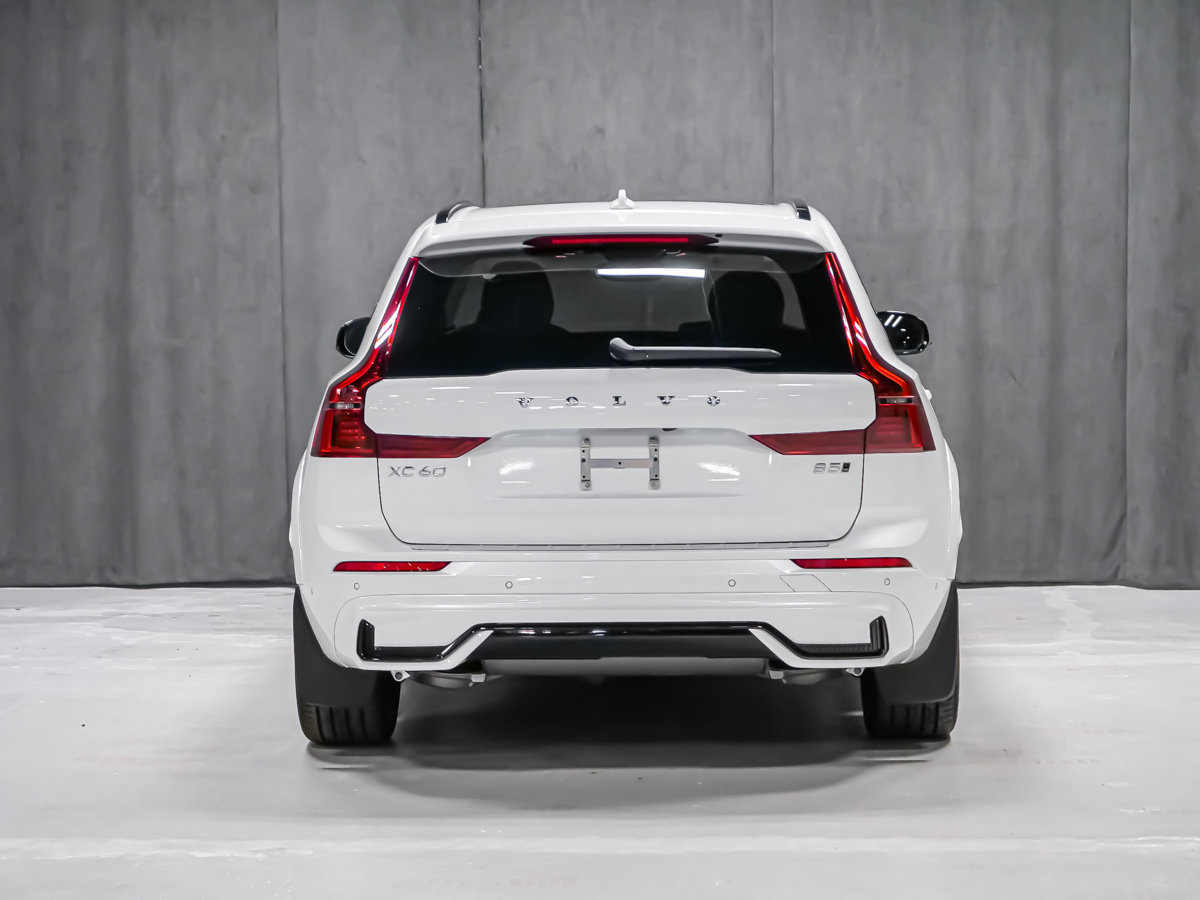 2027 Volvo XC60 Ultra (Dark Theme)-4