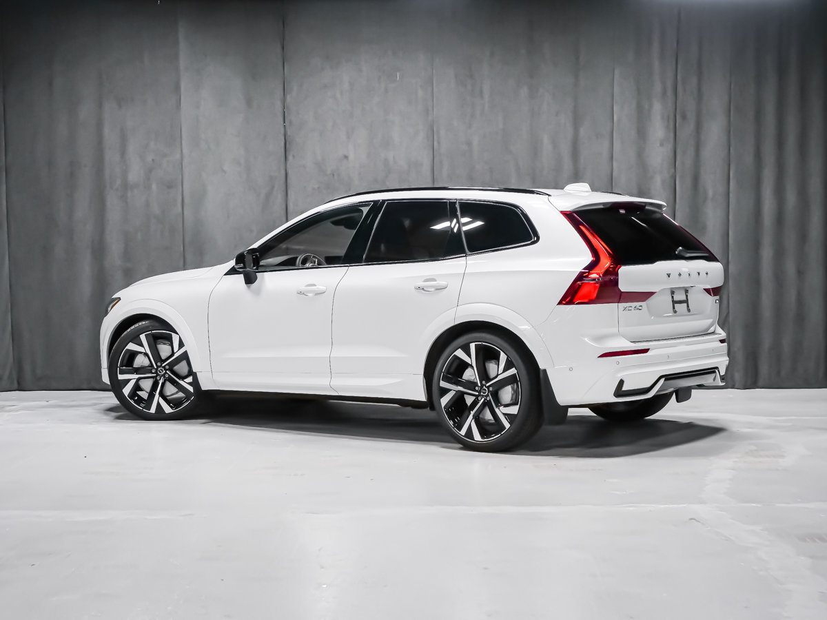 2027 Volvo XC60 Ultra (Dark Theme)-3
