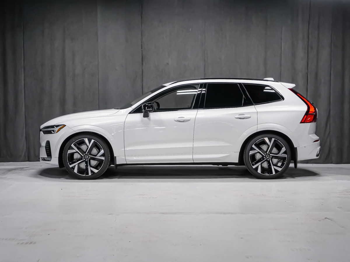2027 Volvo XC60 Ultra (Dark Theme)-2