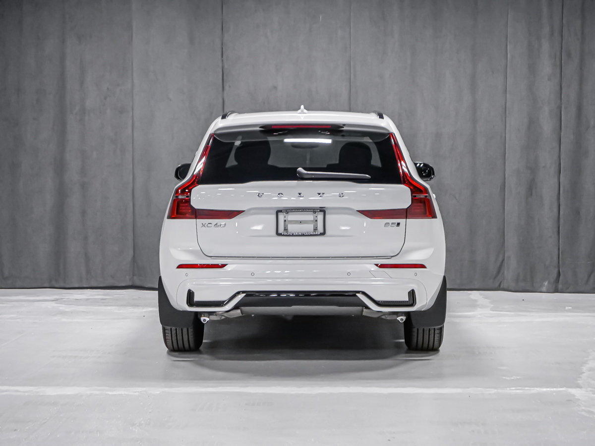 Volvo XC60 Core (Dark Theme) 2027-4