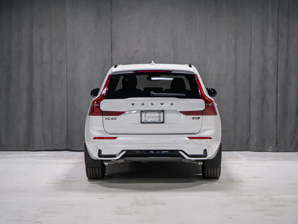 2027 Volvo XC60 Ultra Black Edition-4