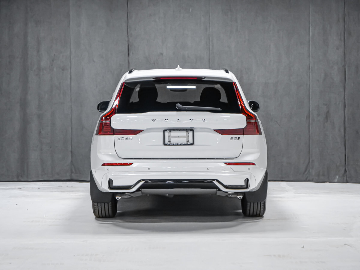 Volvo XC60 Plus (Dark Theme) 2027-4