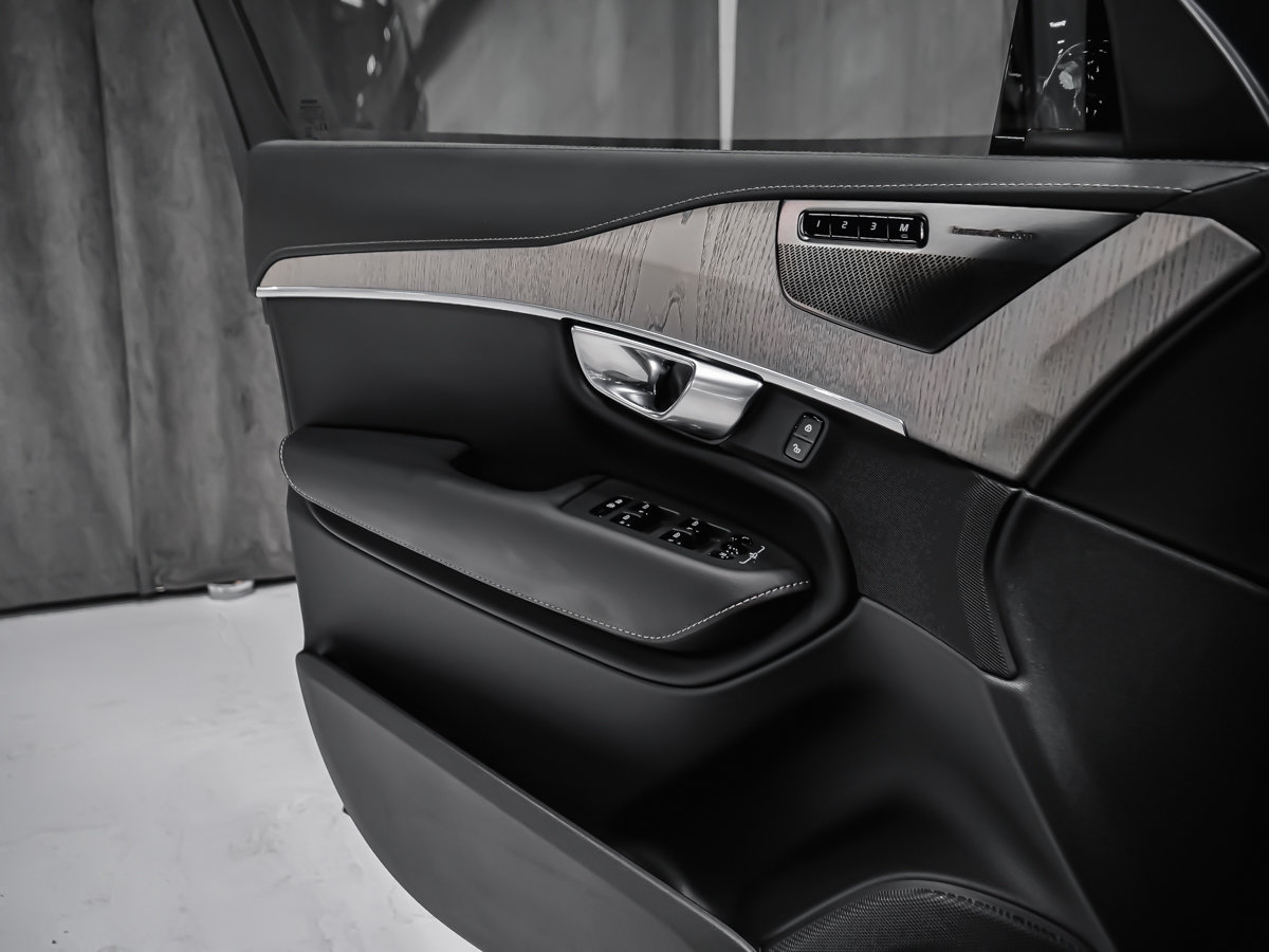 Volvo XC90 Plug-In Hybrid T8 ULTRA BRIGHT 2025-8