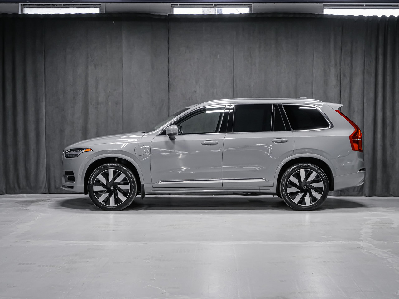 2025 Volvo XC90 Plug-In Hybrid T8 ULTRA BRIGHT-1