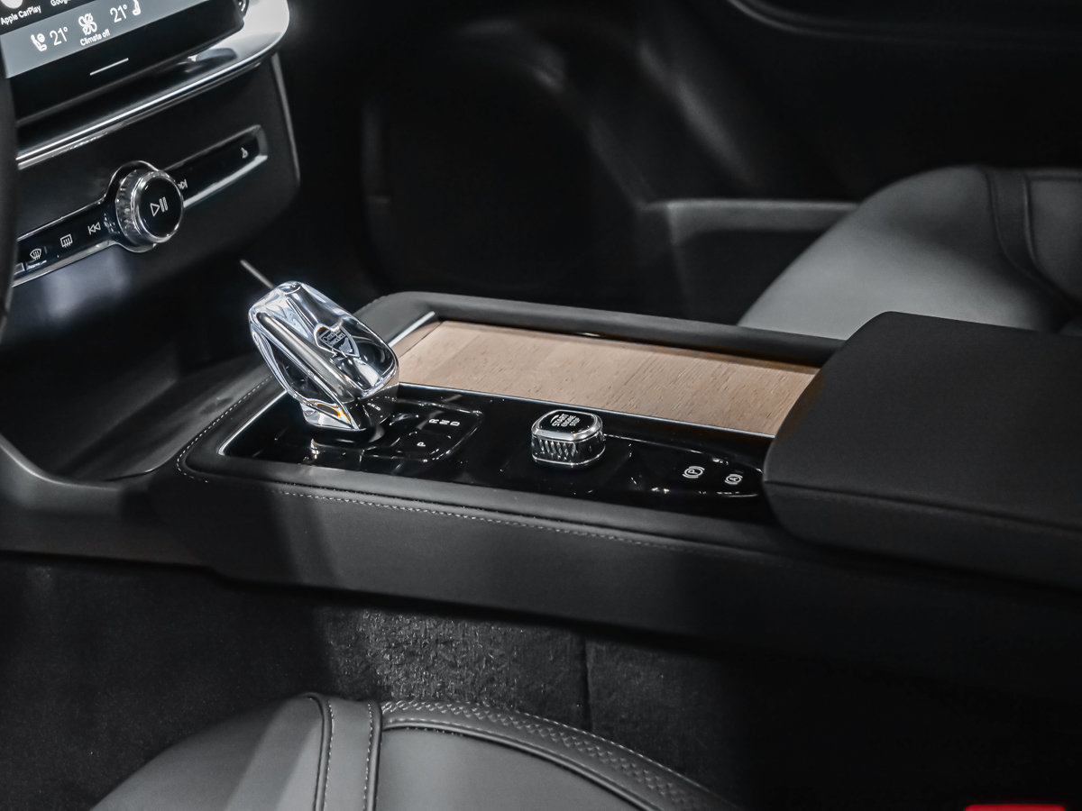 2025 Volvo XC90 Plug-In Hybrid T8 PLUS BRIGHT 7 PLACES-6