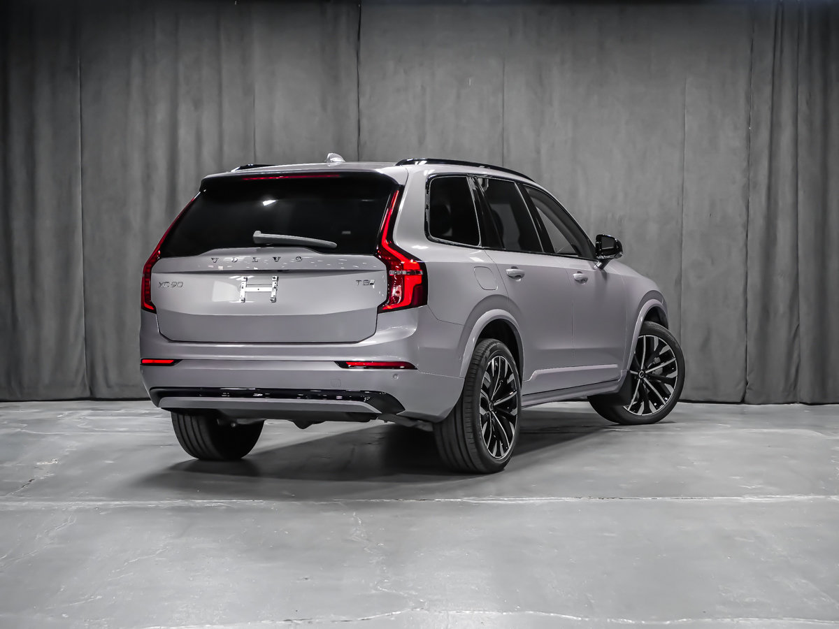2026 Volvo XC90 Plug-in hybrid Plus 7-Seater (Dark Theme)-4