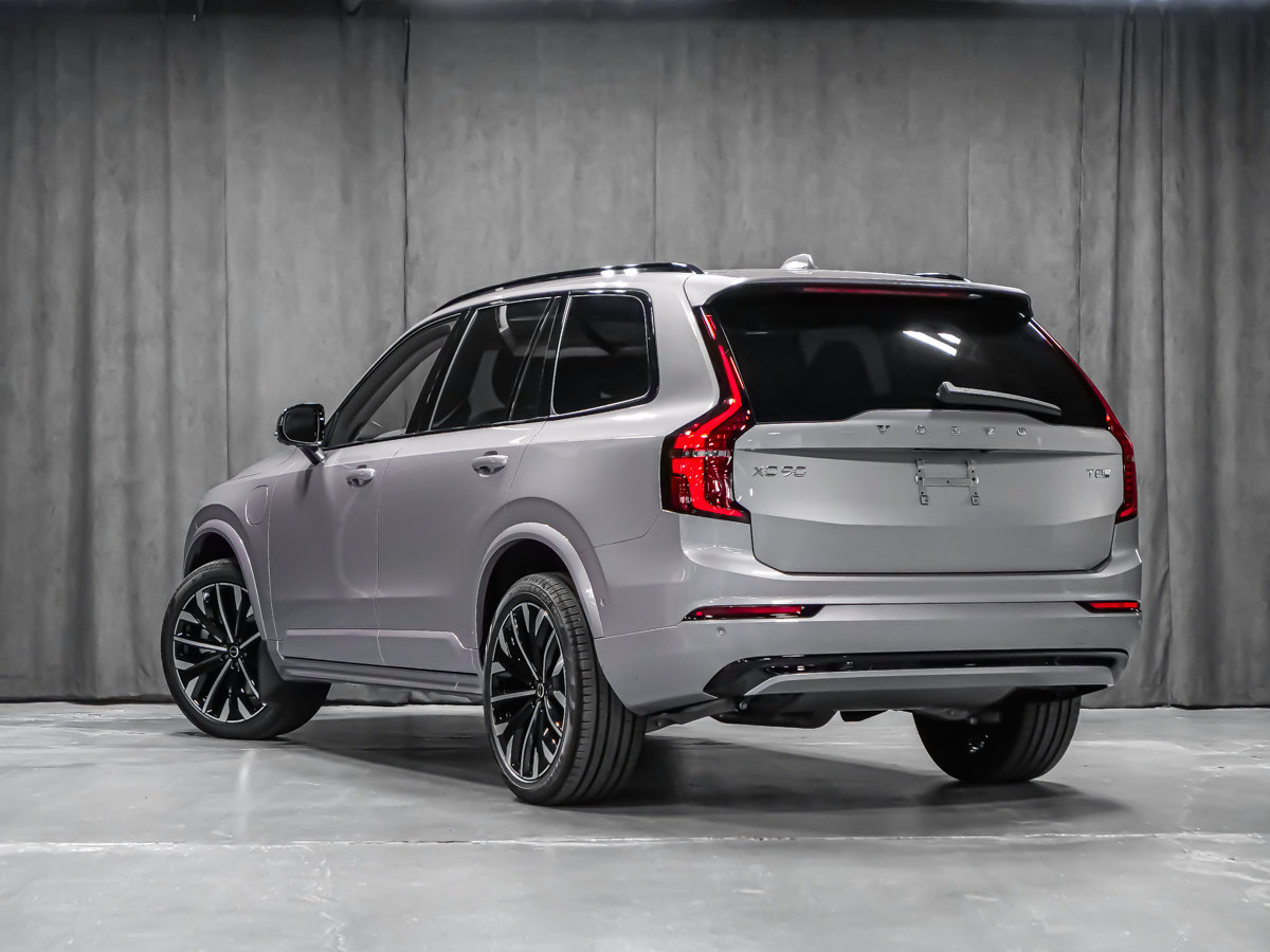 2026 Volvo XC90 Plug-in hybrid Plus 7-Seater (Dark Theme)-5