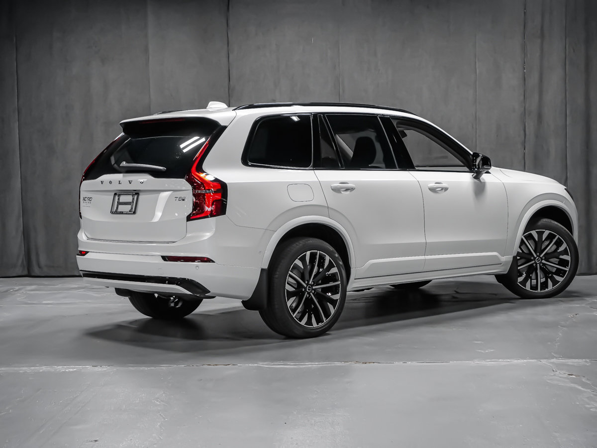 2026 Volvo XC90 Plug-in hybrid Plus 7-Seater (Dark Theme)-3
